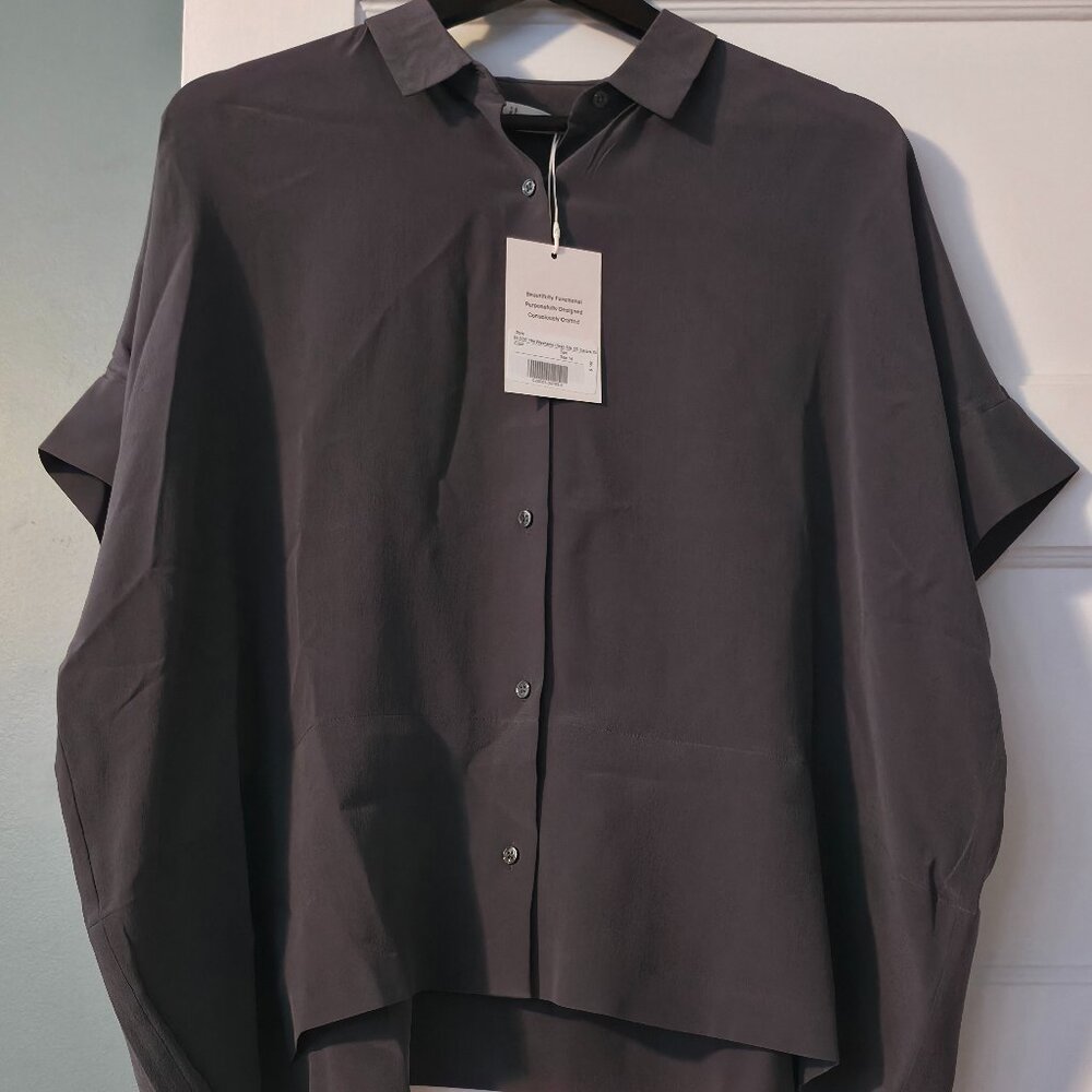 Never Worn - tags still on!  Everlane Boxy Shirt in Washable Silk